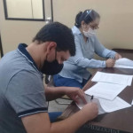 Dra. Maura Díaz (Orientadora de Tesis del mencionado becario), y el Estudiante Luis Garay y la Med. Vet. Daniela González (Ex Becaria del PUBIABM).