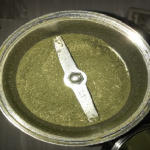 Molienda fina de hojas de yerba mate de cada unidad experimental durante 1 minuto.