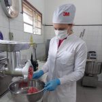 Producción de embutidos escaldados tipo Chorizo de Viena.