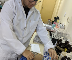 Preparación de muestras de suelo para proceder a la centrífuga