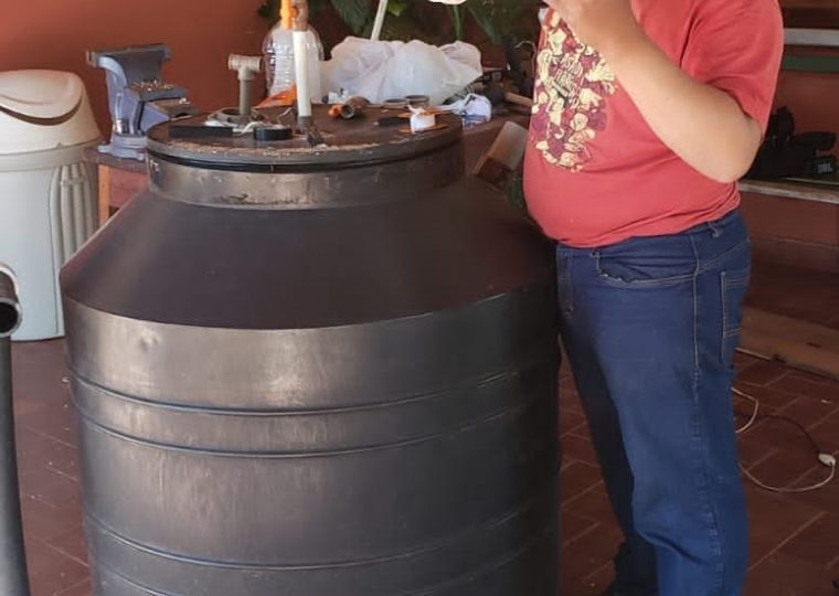 Proceso de adaptación de los tanques y tuberías para el sistema.